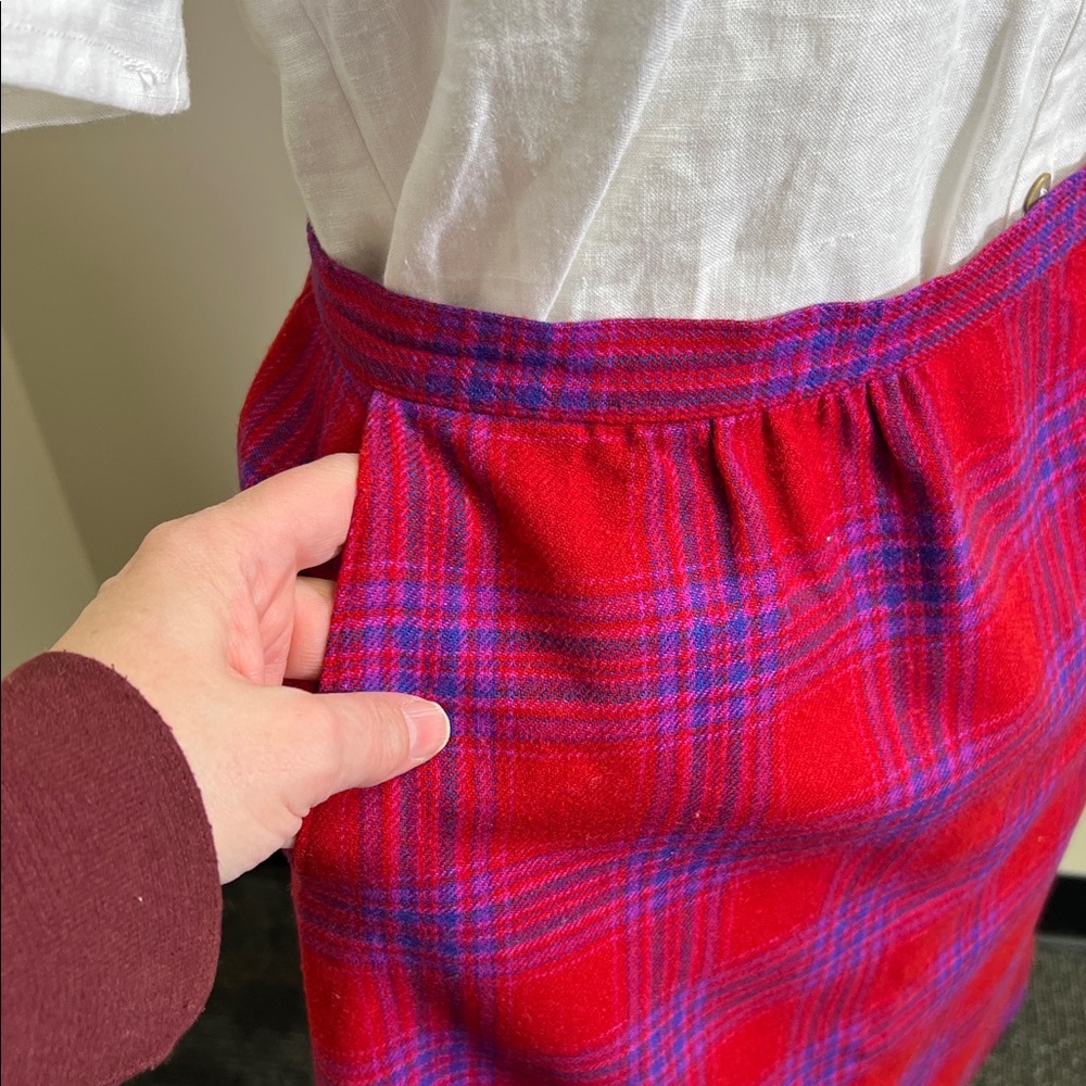 Vintage Pendleton Wool Red Purple Plaid Pencil Skirt Lined and Pockets 14 - Picture 4 of 9